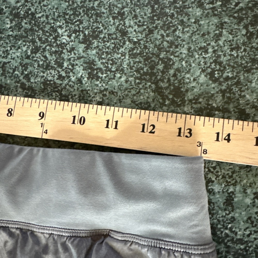 LuLuLemon Men Shorts Unlined Running Gym Gray Pockets Size S See Measurements - Picture 8 of 10